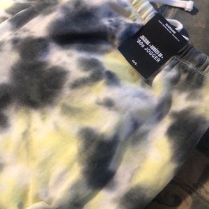 Jogging pants tie dye